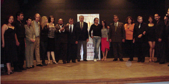 Parte de los artistas que participaron en el festival solidario en favor de los damnificados por las inundaciones. Parte de los artistas que participaron en el festival solidario en favor de los damnificados por las inundaciones.