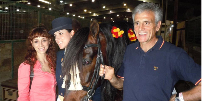 La familia al completo, con Ana (izquierda), Marta y Antonio Renilla Acedo, tras una competición ecuestre. La familia al completo, con Ana (izquierda), Marta y Antonio Renilla Acedo, tras una competición ecuestre.