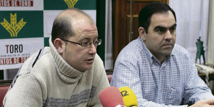 Carlos Baz, presidente y Roberto Hidalgo, nuevo gerente del CB Zamarat. 