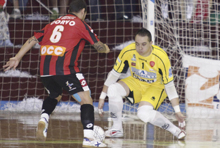 Gus, en pleno partido