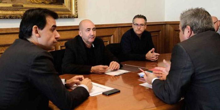 Fernando Martínez Maíllo y Santiago Lorenzo, en la reunión mantenida ayer con la directiva del Zamora CF.